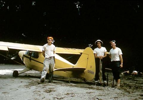 Jim Eliot y airplane
